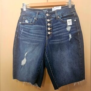 NWT Time And Tru Distressed Raw Hem Relaxed Fit Bermuda Shorts Women's Size 6